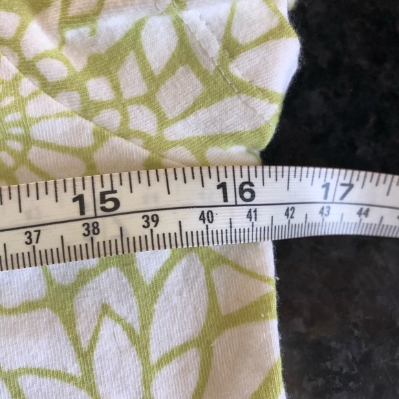 Madison The Organic Tee green flower Top size Small - Picture 5 of 6